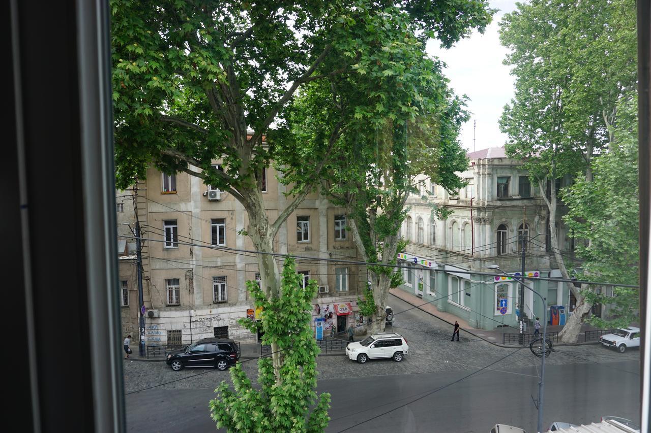 Freedom Square Apart Hotel Tbilisi Esterno foto