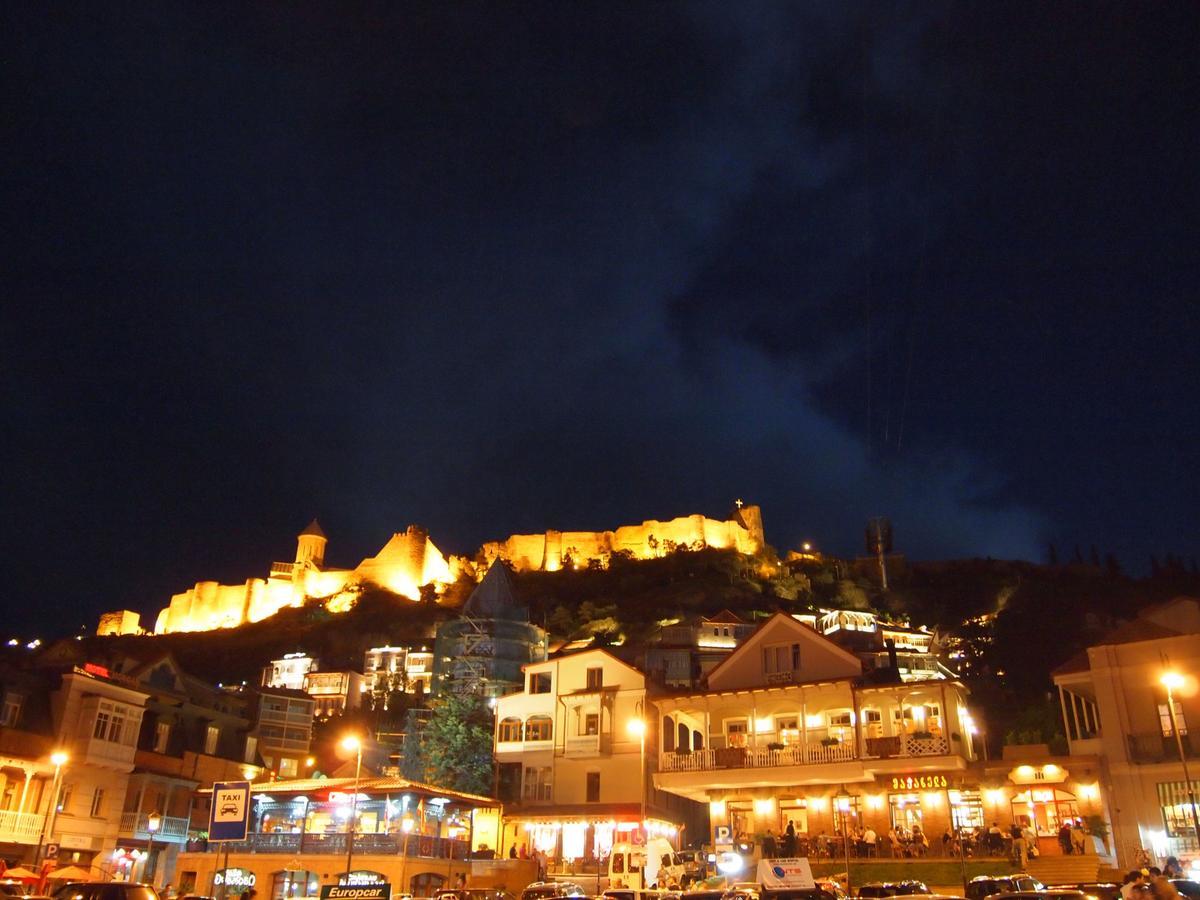 Freedom Square Apart Hotel Tbilisi Esterno foto